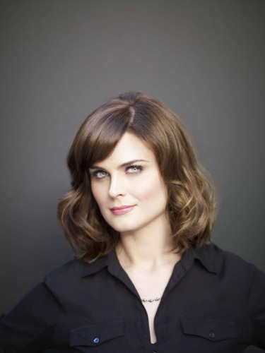 left off with the announcement that Bones Emily Deschanel is pregnant