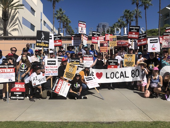 WGA support staff picket